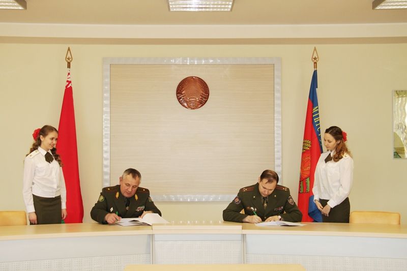Соглашение о сотрудничестве подписано между Институтом и Университетом гражданской защиты 