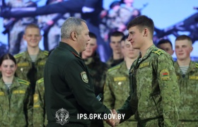 «Здравствуй, Институт!»: Первокурсники Института пограничной службы представили творческий отчет