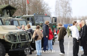 Более 900 человек пришли в Институт погранслужбы на День открытых дверей