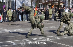 Более 900 человек пришли в Институт погранслужбы на День открытых дверей