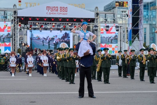 Танцевальная группа