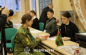 В Институте пограничной службы курсанты и офицеры приняли участие в голосовании
