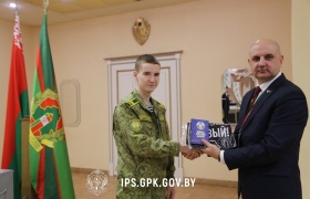 В Институте пограничной службы курсанты и офицеры приняли участие в голосовании